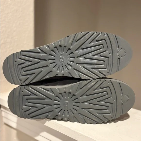 UGG Cory II Genuine Shearling Lined Boot Gray Suede 1125792 Womens Size 7 - Picture 8 of 10